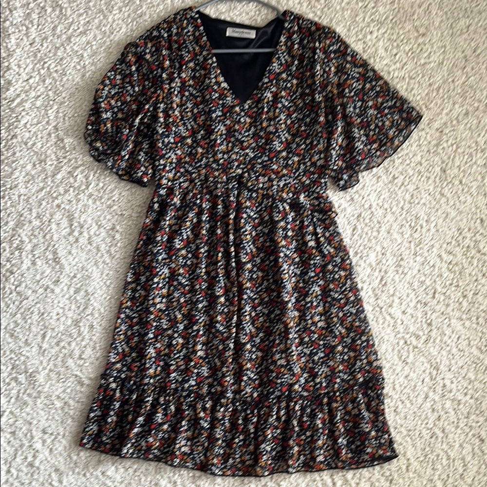 Black and White V-Neck Flutter Sleeve Casual Dress